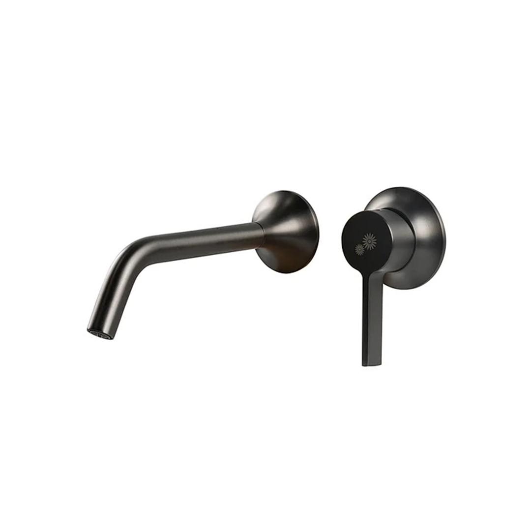 Flynn wall-mounted faucet