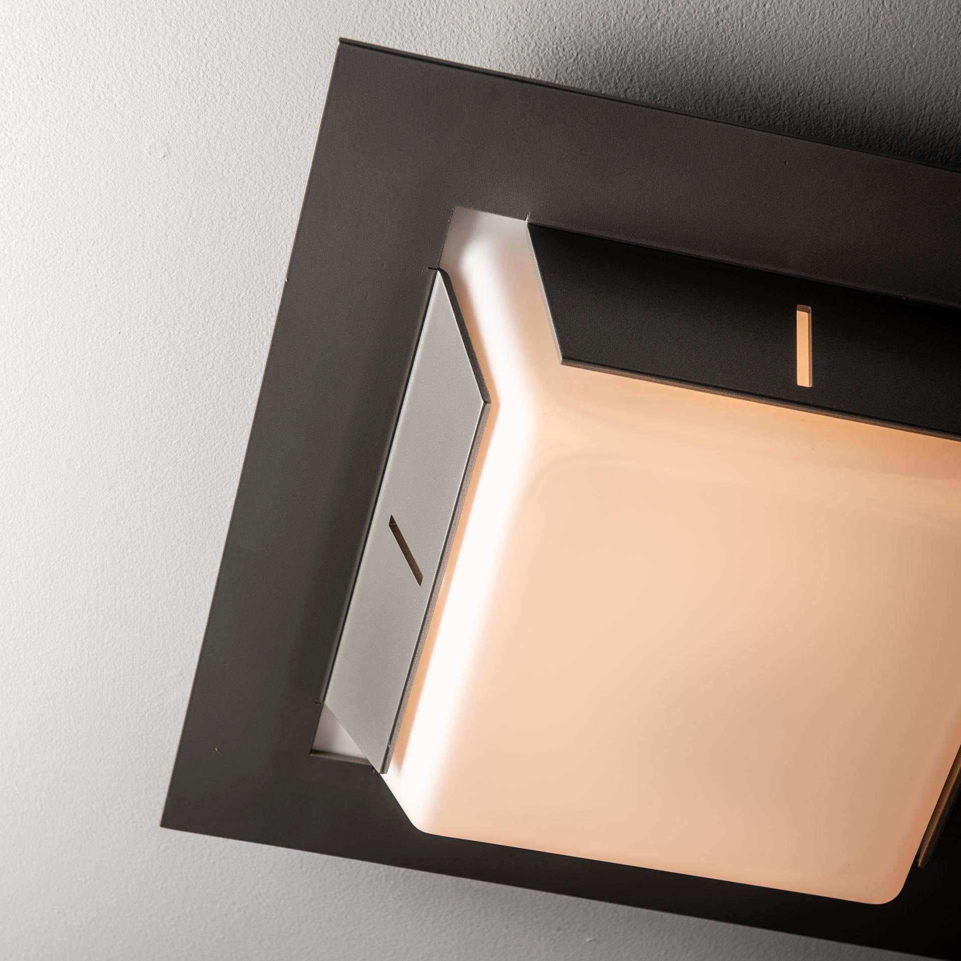 Linea Outdoor Flush Mount