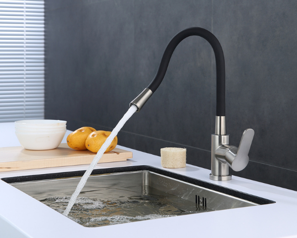 Single-handle kitchen faucet with black silicone hose